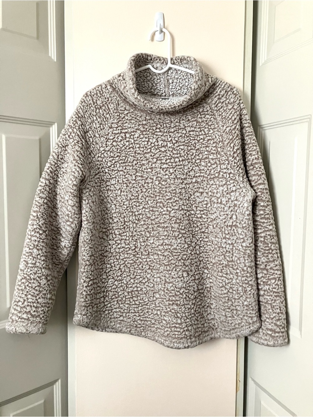 Eddie Bauer Women’s Large Cozy Taupe Sherpa Turtleneck Sweater